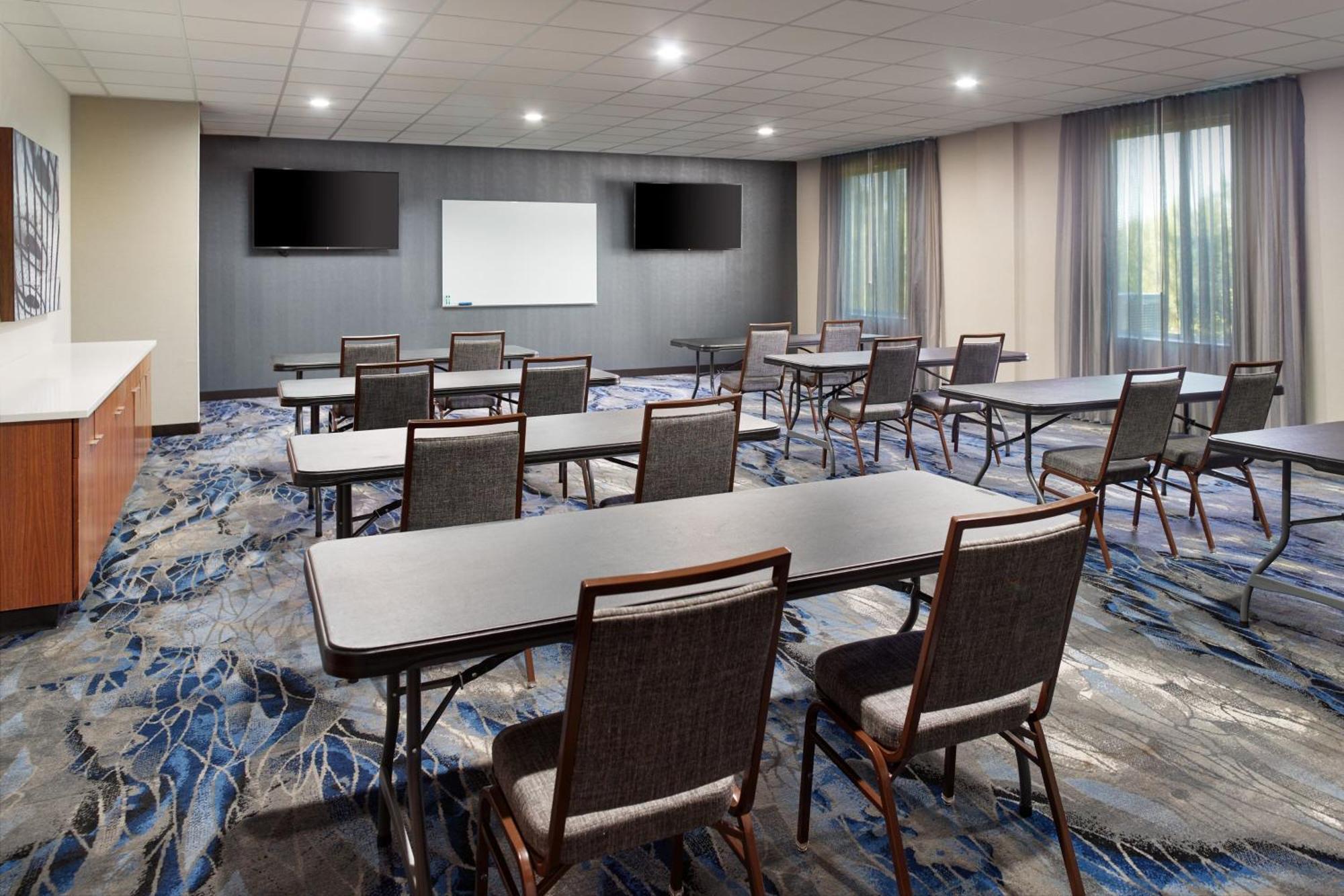 Fairfield Inn & Suites Locust Grove I-75 South Екстериор снимка